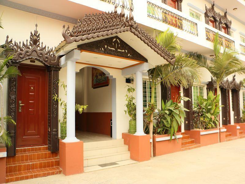 Mandalay White House Hotel Екстер'єр фото